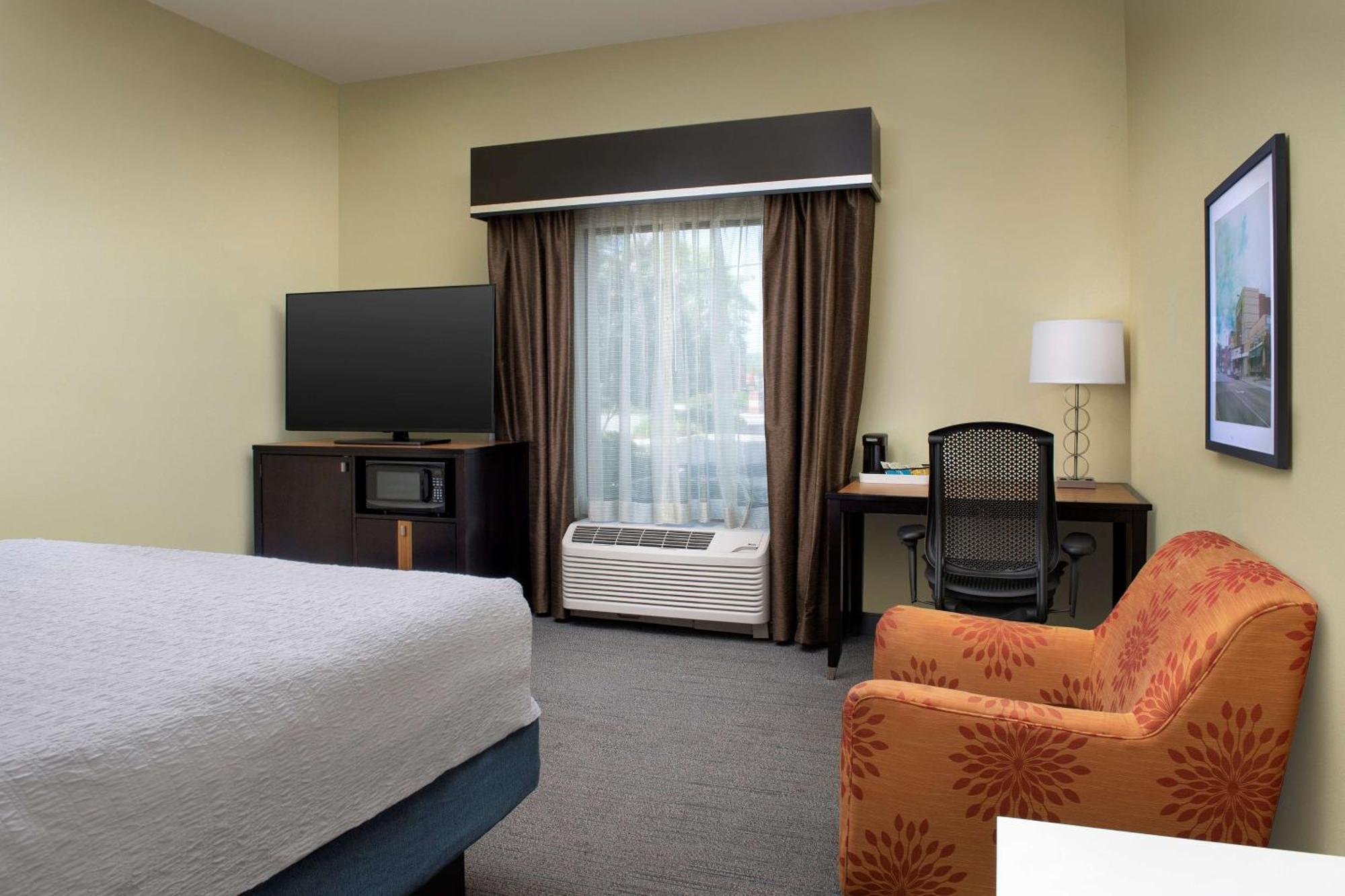 Hampton 3*